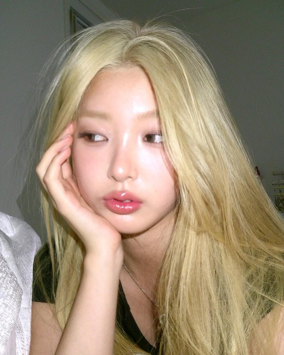 y🐈・・ tweet media