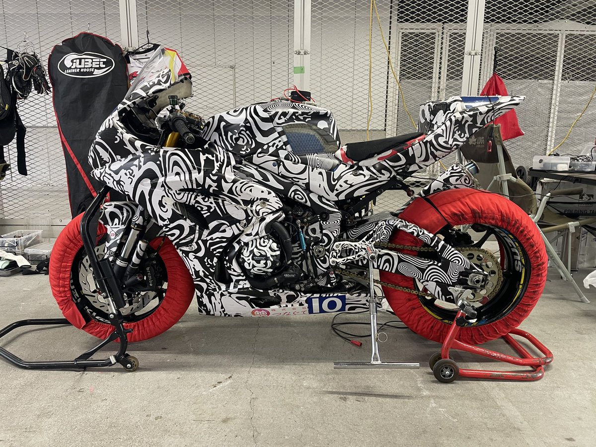 Team DIYレーシング GSX-R1000 tweet media