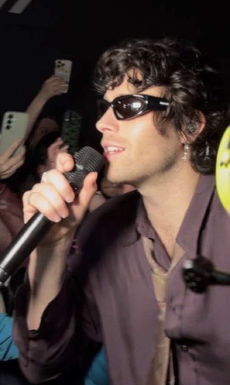 julie + 5SOS⭐️ tweet media