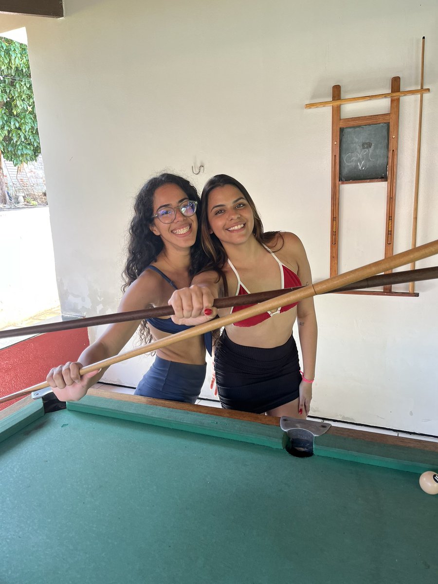 ganhamos na sinuca de uma dupla de macho 😘
Rainhas 👸 ✨