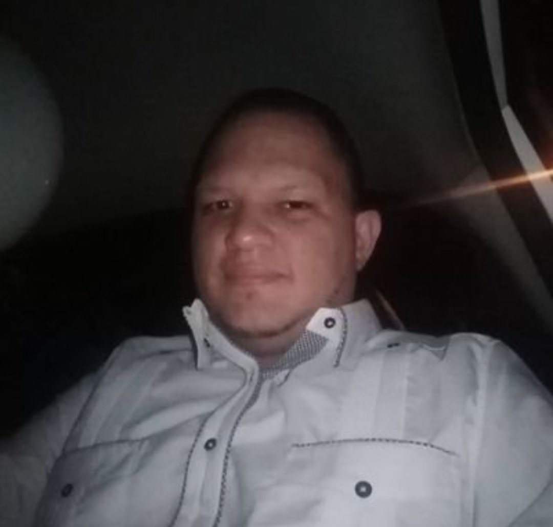 Laura no está tweet media