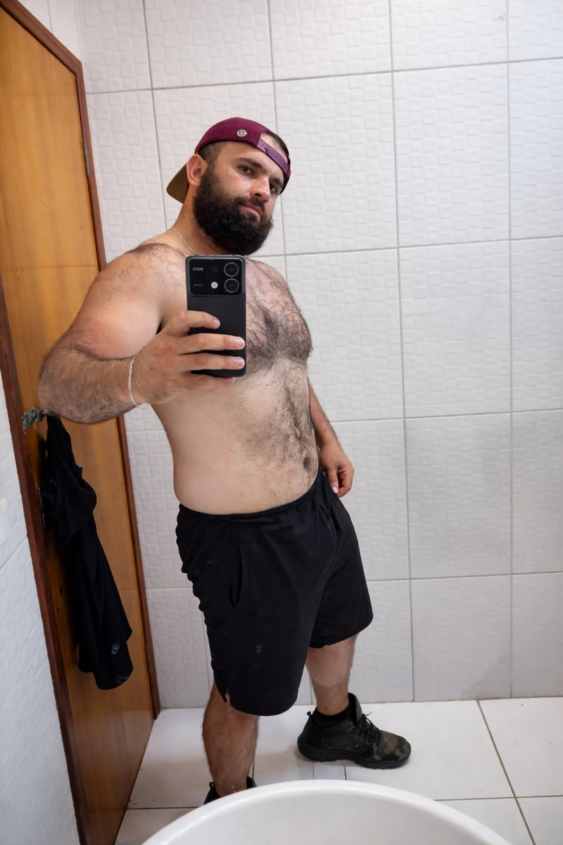 VFilho94789's tweet photo. Aquele confere 💪💪💪💪
#academia #bruto #barbudo https://t.co/kEoQIHpe8x