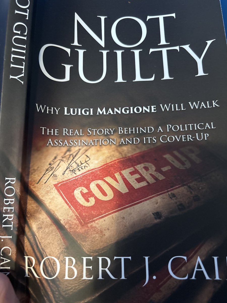djhartshorn's tweet image. All jokes aside, everyone should read this book 💚

#FreeLuigi #FreeLuigiMangione #Reading #bookstoread #NotGuilty