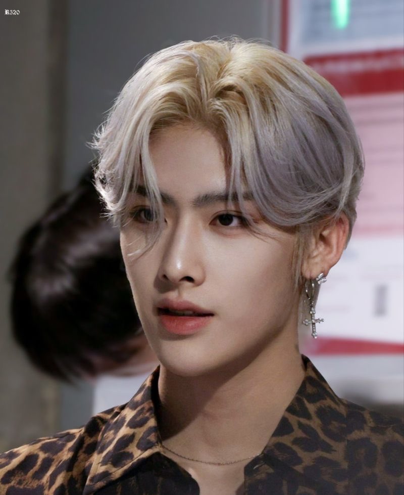 rosie .𖥔 ݁ ˖ SAW TWICE!!!!! tweet media