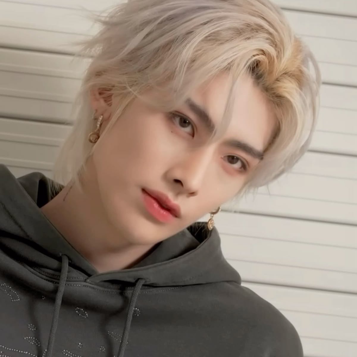 rosie .𖥔 ݁ ˖ SAW TWICE!!!!! tweet media