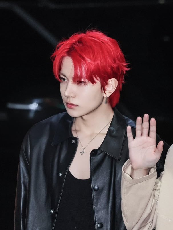 Iris 🐈‍⬛ Enhypen is 7 tweet media