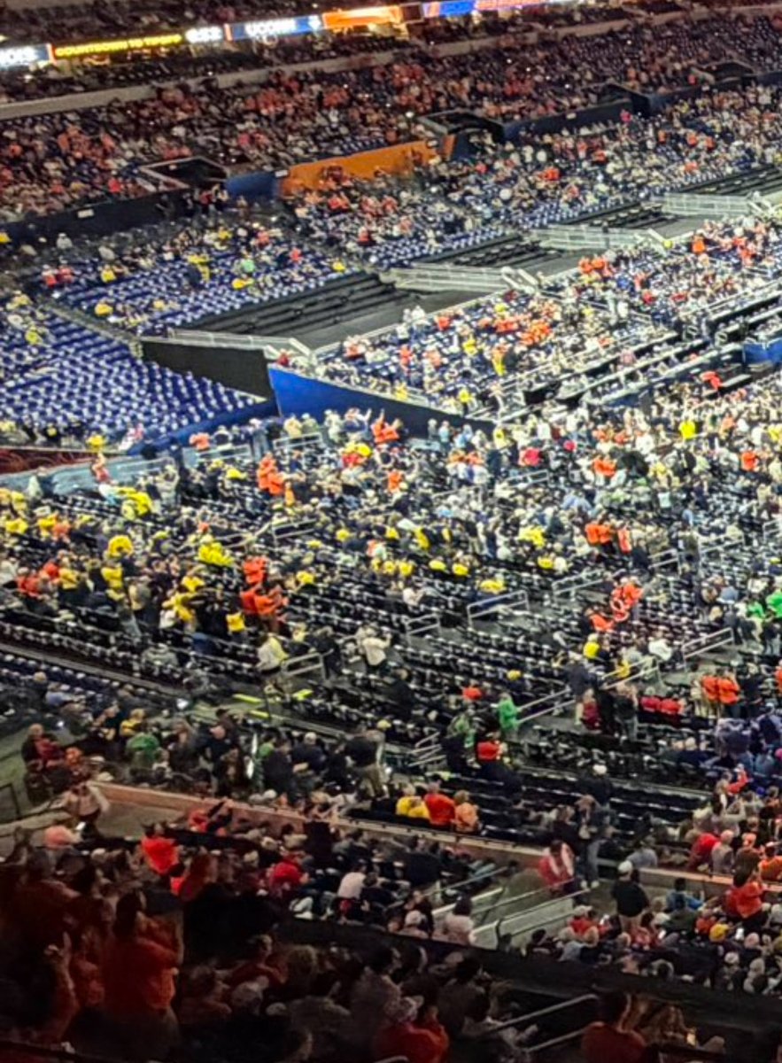 A lot of fans dressed like seats at the #FinalFour