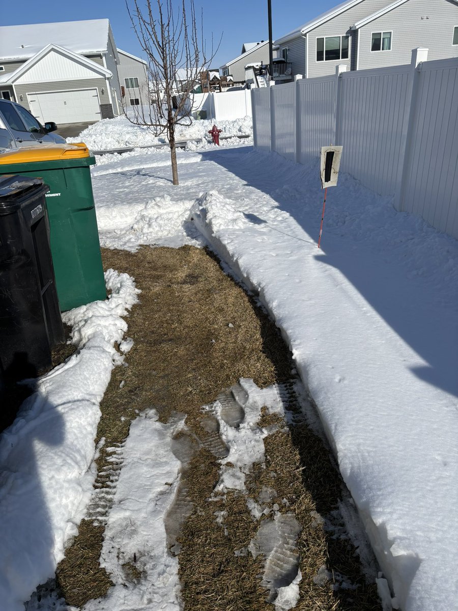 jsfoss63's tweet photo. 6 hours of moving snow at work and home, it’s time for a beer at JB and G https://t.co/W649d4DtHt