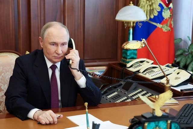 PiroposPeronis's tweet photo. Putin gestionando los viajes a Aruba y Punta del Este de Adorni para desprestigiar al gobierno .. https://t.co/VtZPzad4da