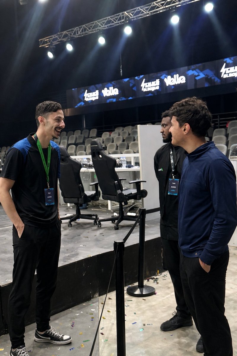 برستيج tweet media