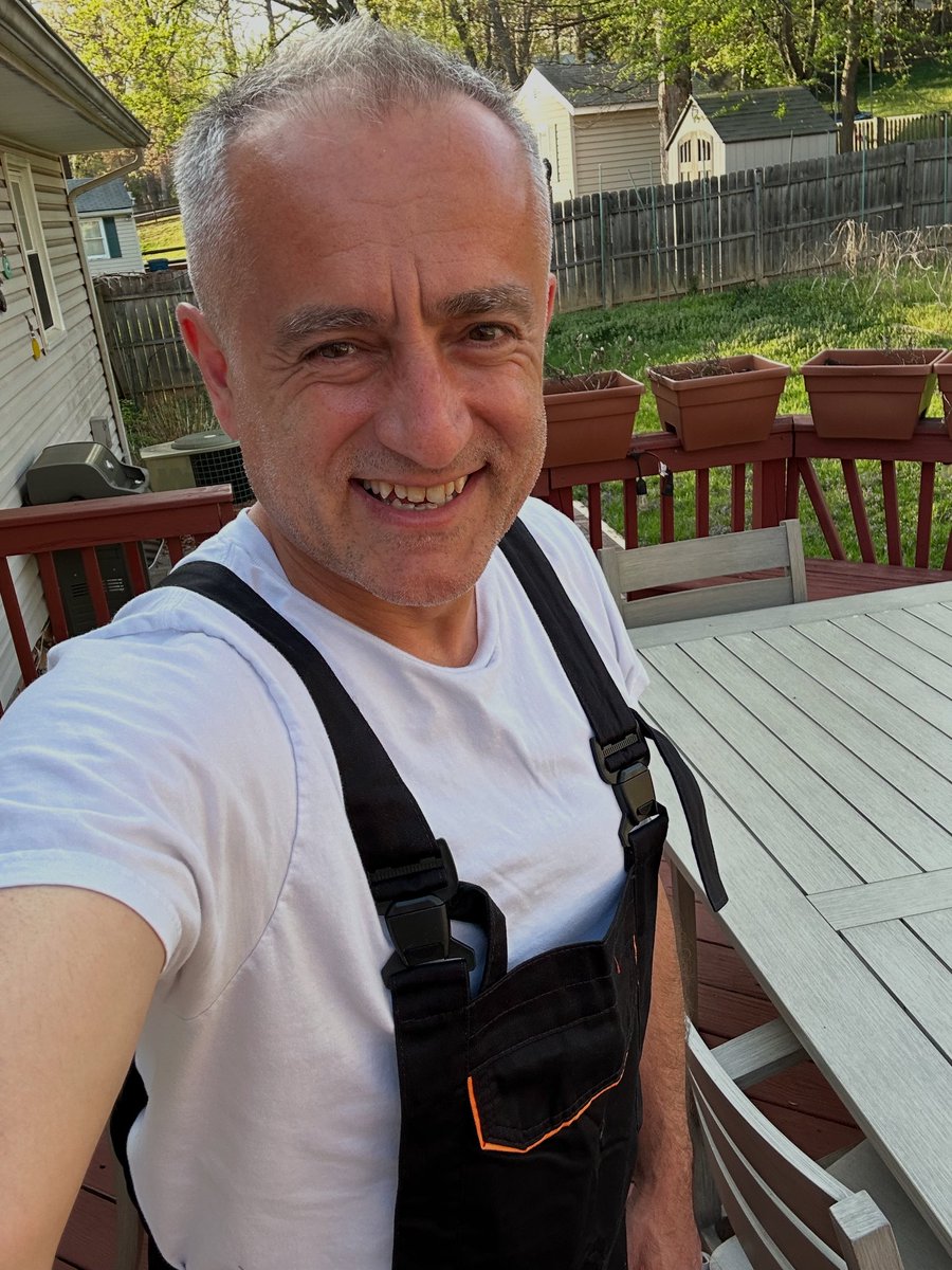 fazli12345's tweet photo. #ViraBismillah diyerek #Bahce acilisini yapiyoruz. Let the #Garden season start!
#KirmiziEnse #Redneck #FarmerFazli #GardenerFazli #CiftciFazli #BahcivanFazli #BahcevanFazli https://t.co/GRgae5h04r