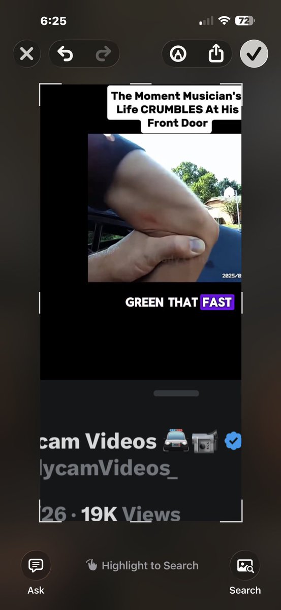 Andykrte9's tweet photo. @BodycamVideos_ His left arm looks like the cop physically assaulted him. Also we pay their Fkn paychecks shouldn’t treat us that way or anyone that way on top of that he’s speaking the two guys on the side and he coaches the guy into saying that he resisted and arresting him. This is crazy. https://t.co/PUBY7YOSB9