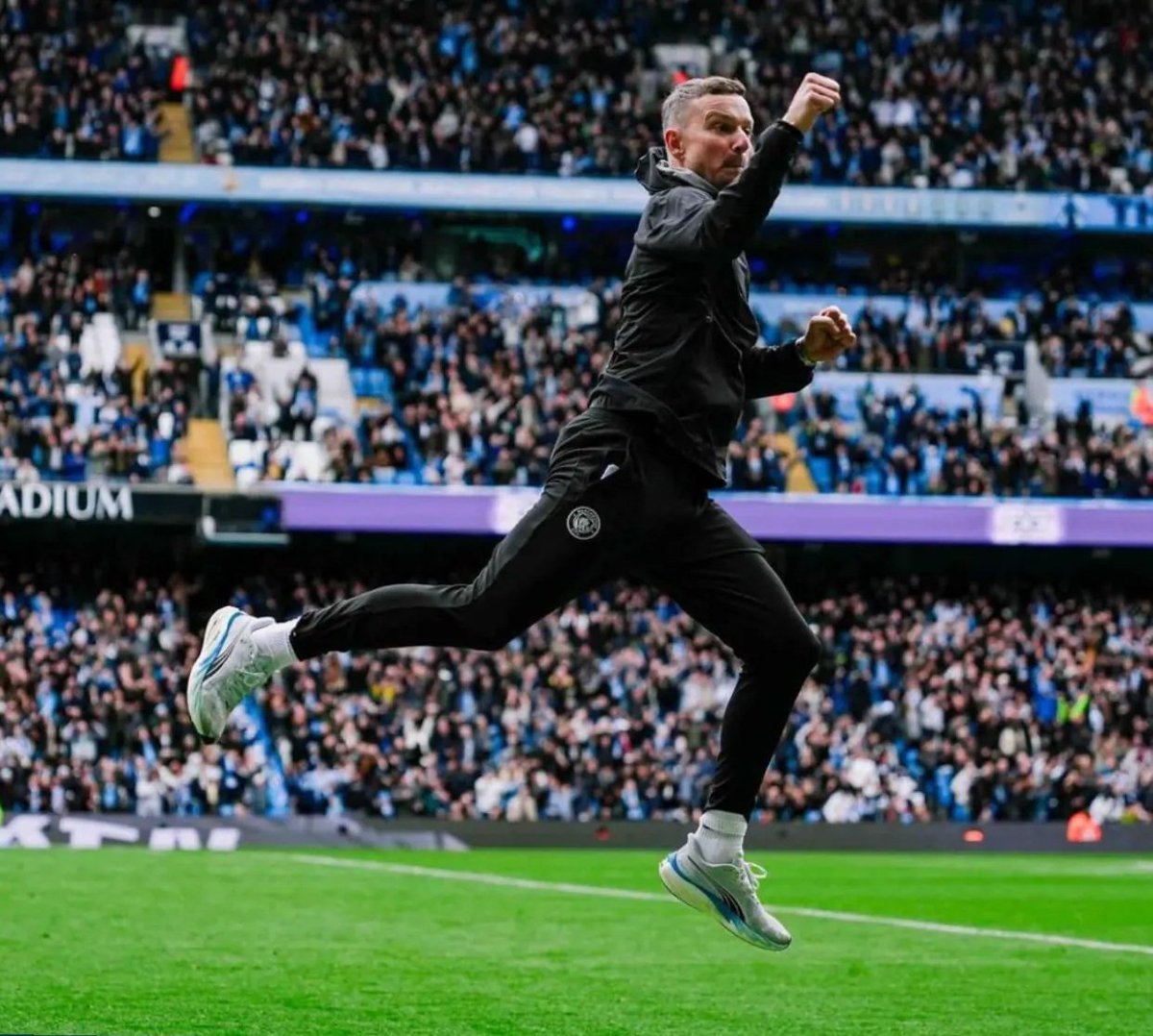 ኤልyas tweet media