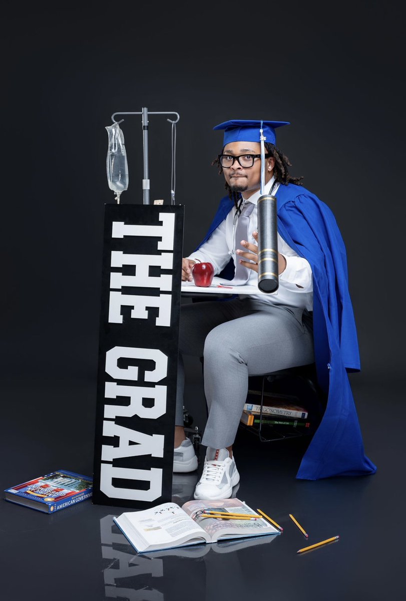 JMosleyII's tweet photo. Pressure built this. I didn’t come this far just to come this far. For every prayer, every sacrifice this one’s for you.
Diploma ✔️
EMT Certification ✔️
College up next 🎓 https://t.co/GAxOwBwYsR