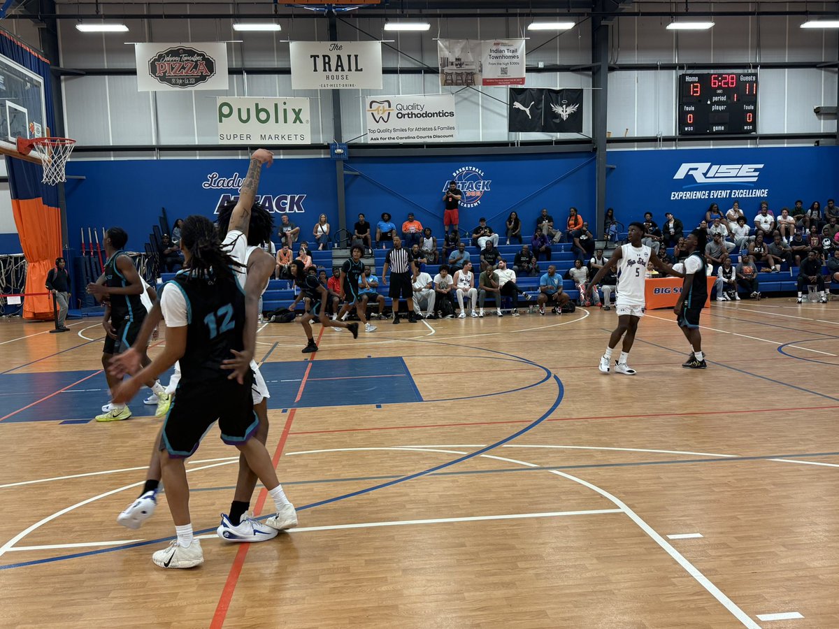 BIG SH🏀TS tweet media