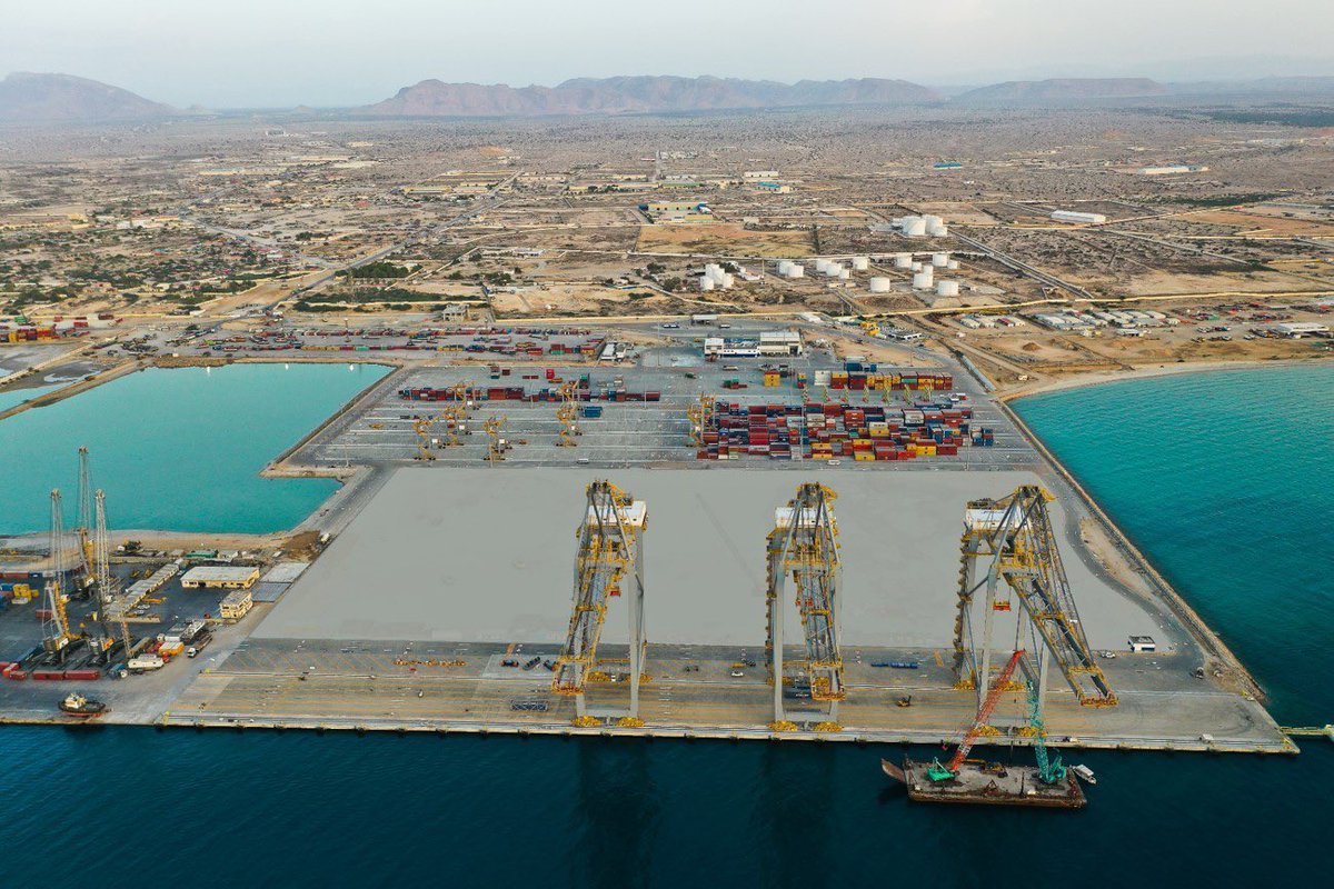 SakarieAhmet's tweet image. #Saudi Ports Authority has launched new shipping routes to 17 destinations, including Berbera Port, boosting trade and supporting Saudi Vision 2030.
This highlights the growing global importance of Berbera Port as a key hub connecting international trade routes. 
#Berbera #Port