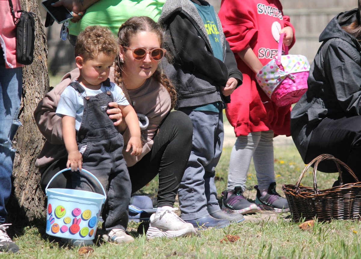 Parks staff hid 4,000 eggs today for the annual Easter Egg Hunt at Camp Hawk - and a bunch of kiddos helped snatch them up in minutes! Thanks to everyone who came out to the park for a beautiful, sunny event. 🐰