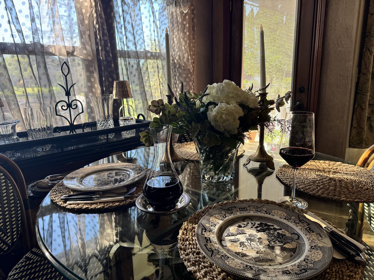 Susan 🍷 tweet media