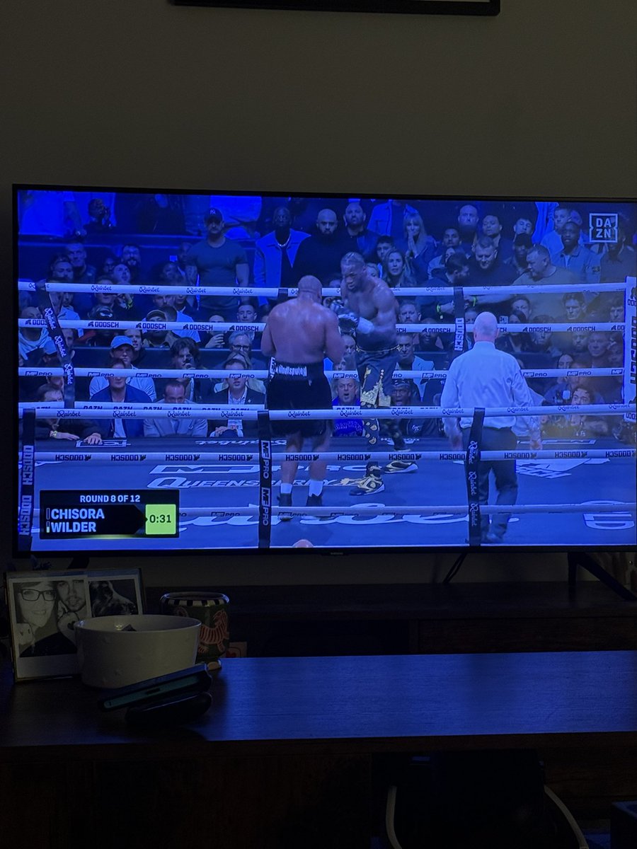 Lewis 🍋🐝 tweet media