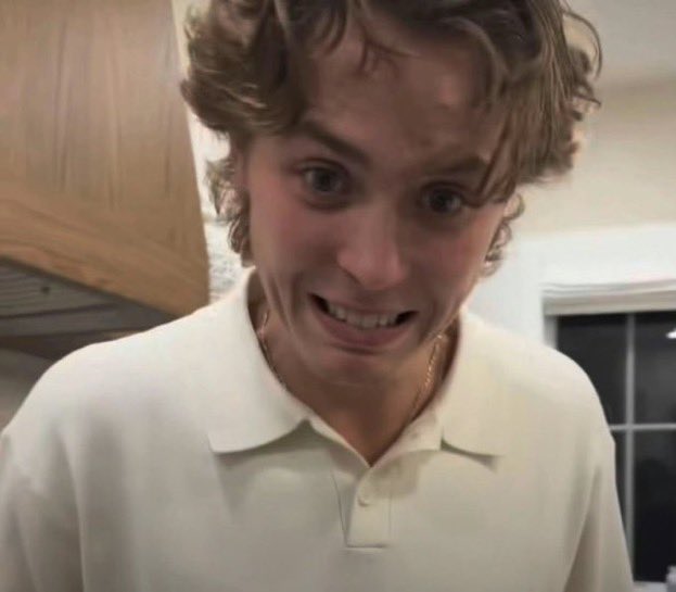 sloane 🏒 tweet media