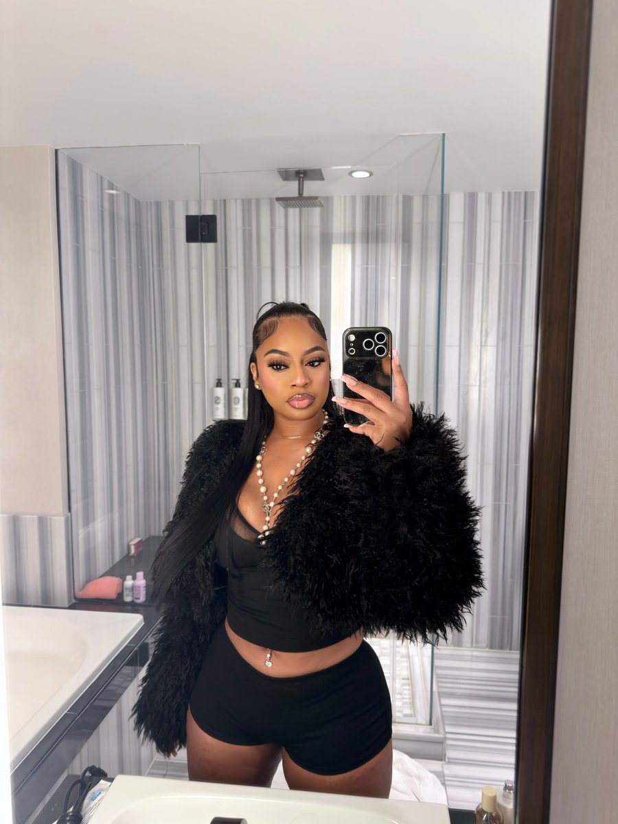 MS. BITCH tweet media