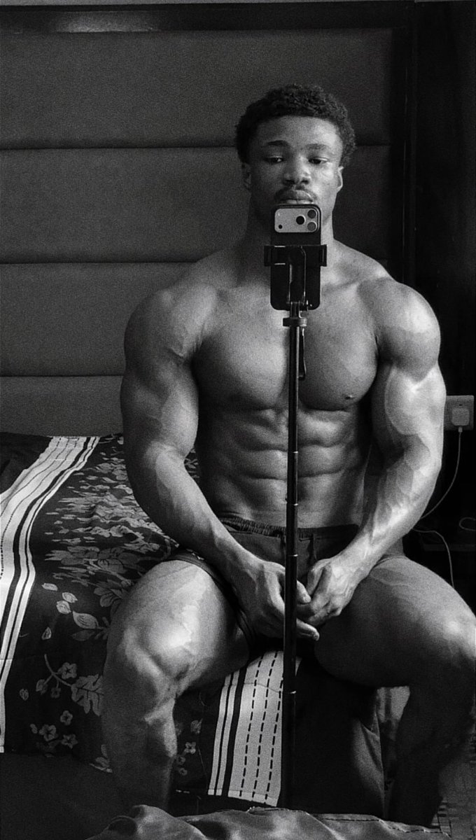 Errorrrr40444 tweet media