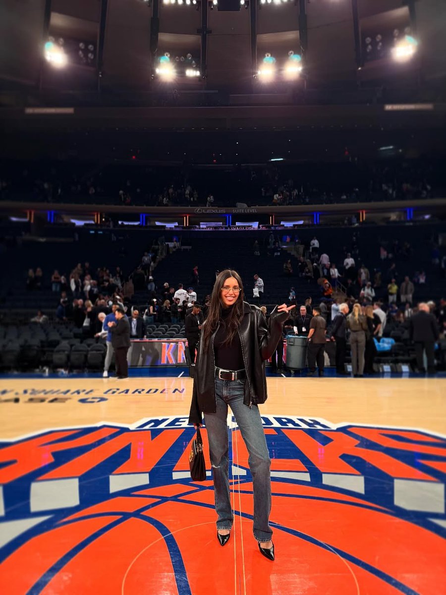 Nina Dobrev Central tweet media