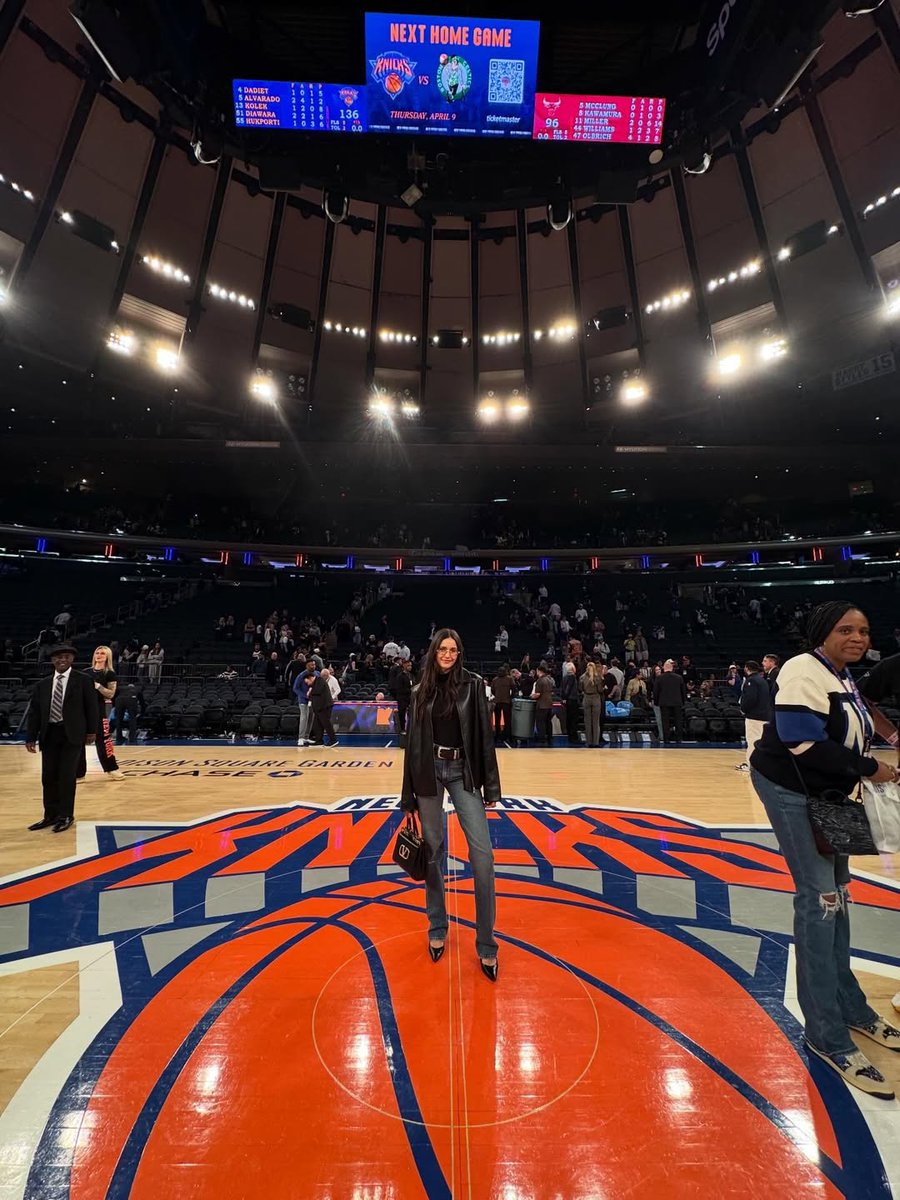 Nina Dobrev Central tweet media