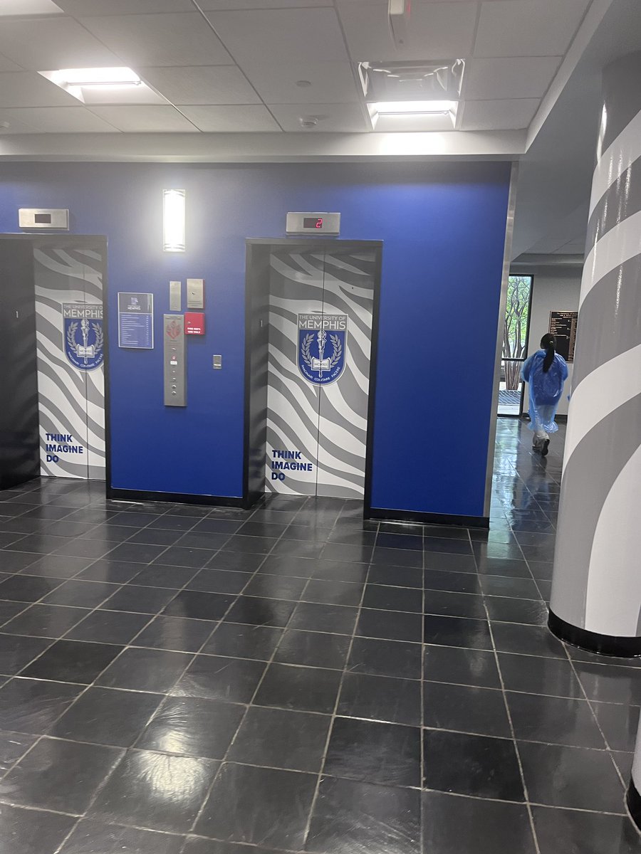 c0witdashifts's tweet photo. Had a Great Time At University of Memphis Junior Preview Day will love to visit again!!! @OHSFOOTBALL_20 @CoachZackGoodFB @_coachmiller34 @tyjames_ohs @jeremycrabtree #Blessed #GODDID https://t.co/lpp1F7Qntx