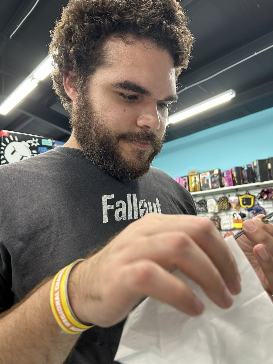 honey 🦷🍓 tweet media