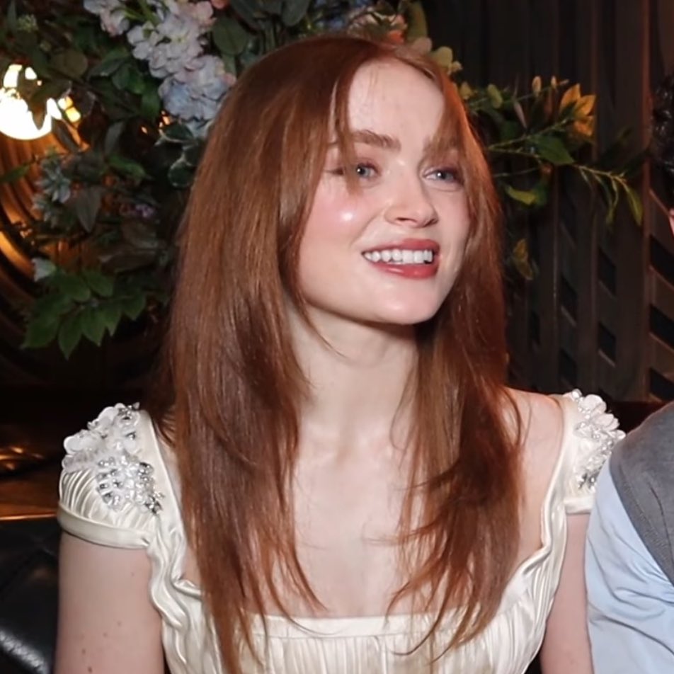 sadie sink posts tweet media