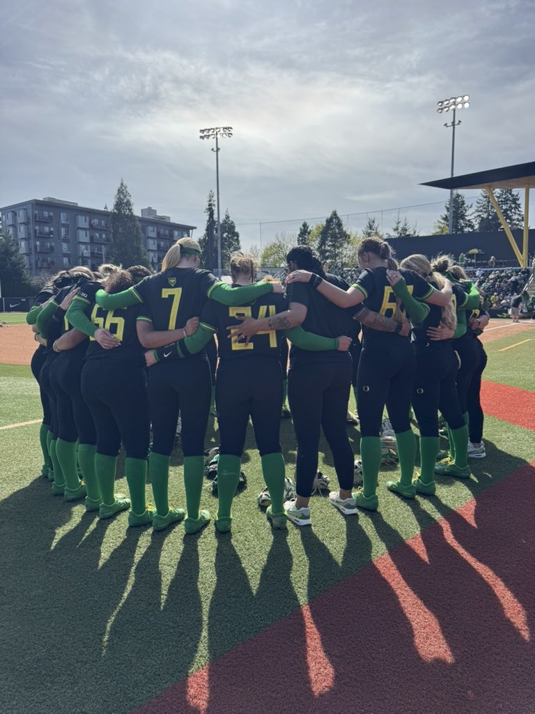 Brooke Burns tweet media