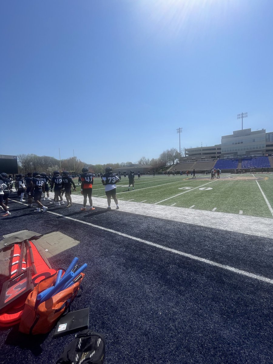 TheTylerDiggs's tweet image. Had an awesome time at Morgan State Football Junior Day today! 🔥
Loved watching the team practice and got to chat with the coaches — really enjoyed getting to know them. Great energy and vibe all around. #MorganState #HBCU #JuniorDay
@JefferiesCraig @CoachOSmith