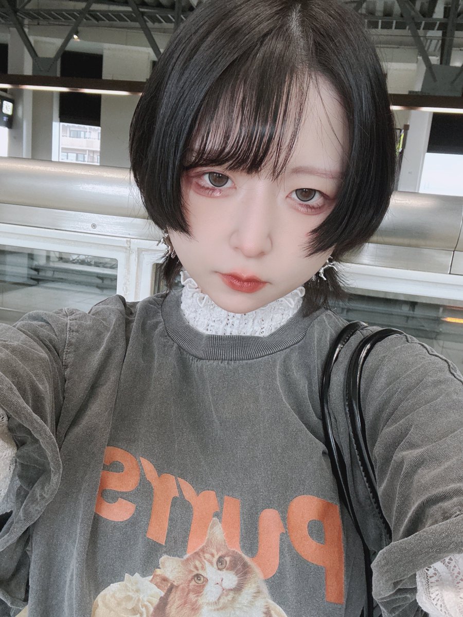 本日の自我🤳バッグにはダノンデサイルのアイドルホースついてる🐴