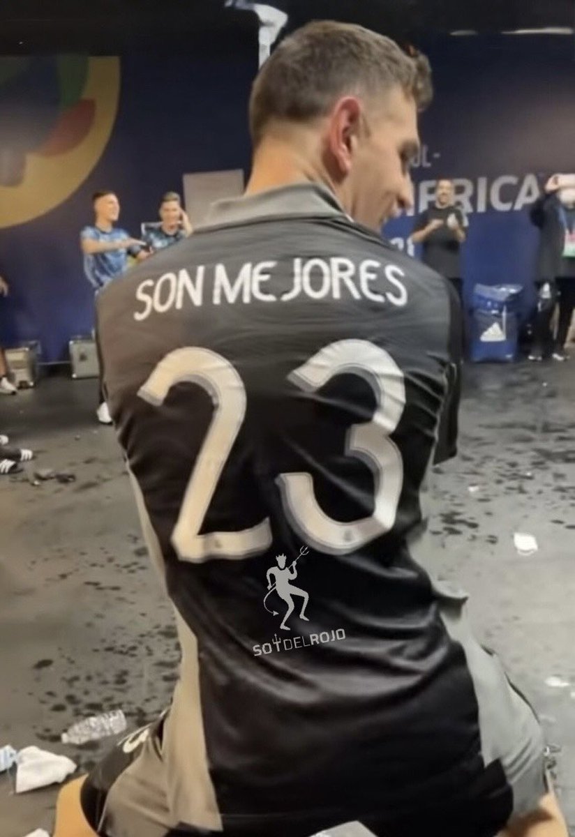 SoydelRojoCom's tweet photo. MUEVA MUEVA MUEVA 🎶

23 son mejores 

#Independiente 1-0 Racing https://t.co/OCxXP8p3u1