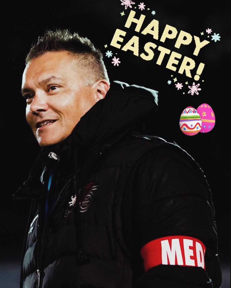 JohnieMarkov's tweet photo. Focused, but never forgetting what really matters. 

Wishing you &amp; your beautiful family a day filled with love, laughter and joy 🐣✨

Happy Easter, and yeah don’t hold back on the chocolates x ❤️🍫😉

#HappyEaster
#FamilyFirst
#StayBlessesd https://t.co/86KayO6MXx