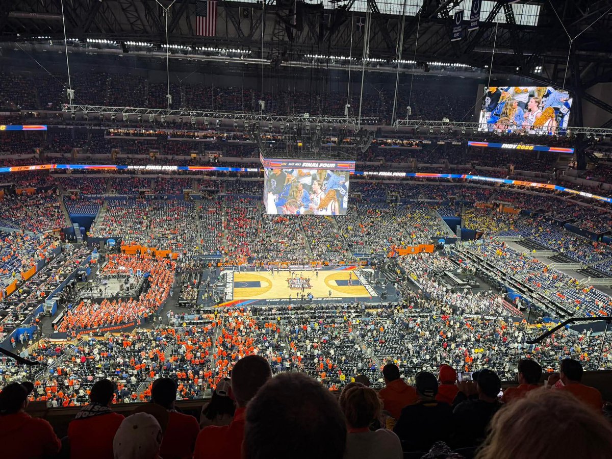 BallparkHunter's tweet image. Who’s here? #ncaa #illinois