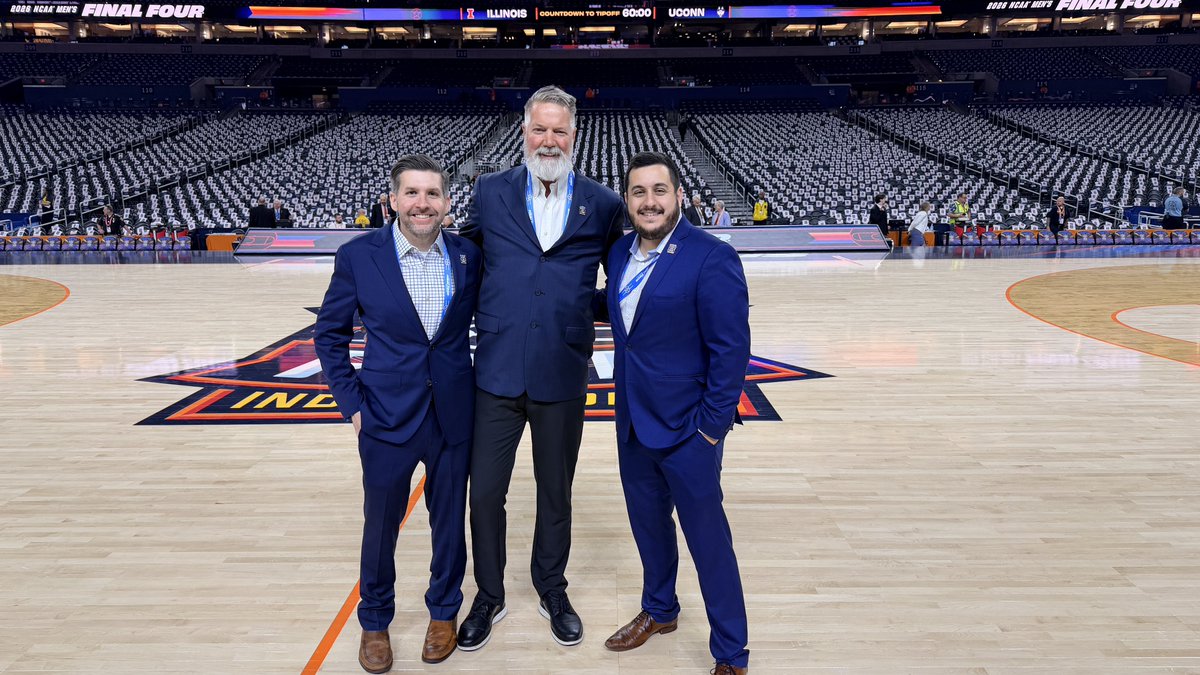 cprudhon's tweet photo. The 3 amigos back together for another Final Four! https://t.co/OJ3W0d8NsD