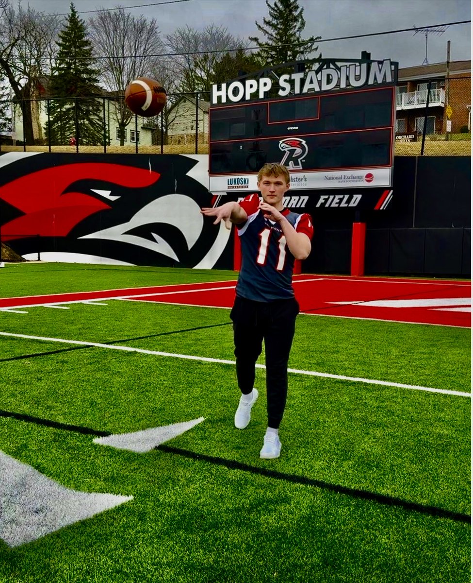 austen_dekker's tweet photo. Had a great time @RiponRedHawkFB today! Thank you @nellhubanks for the invite. Loved hearing @Jmar56 talk about what being a red hawk is all about. Can’t wait to get back soon!!!! https://t.co/RzcpSbYetb