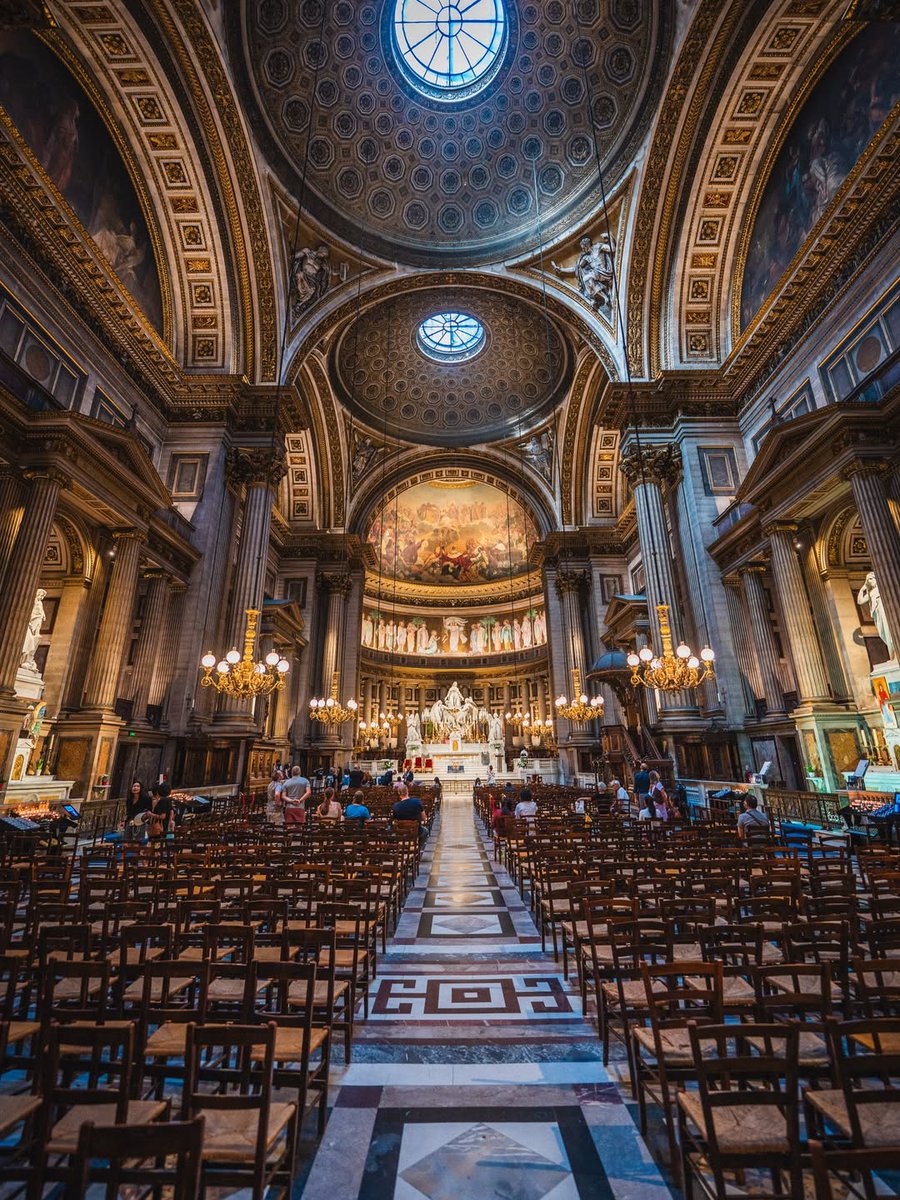 Parisian Aesthetics tweet media