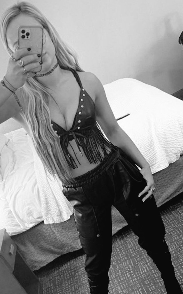 The better twin tweet media