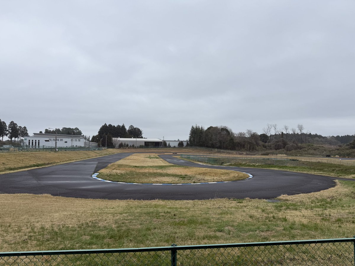 しらっち tweet media