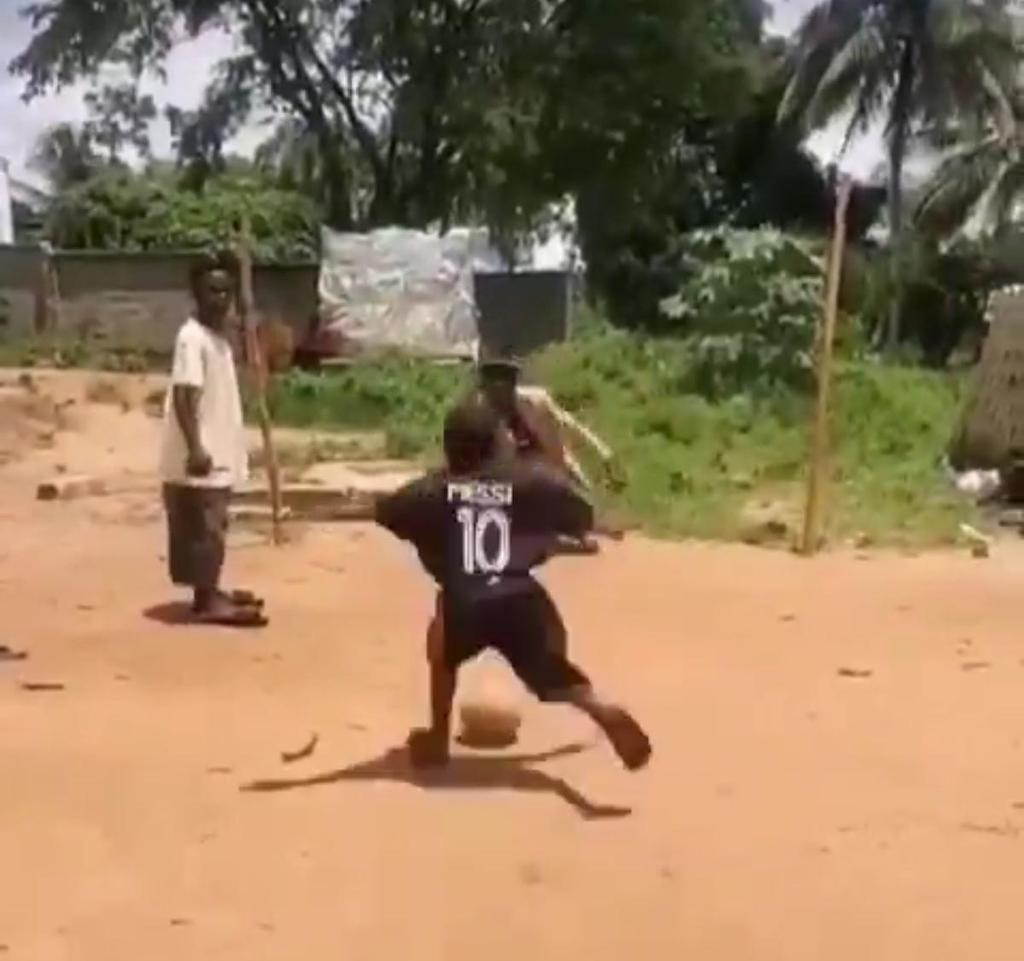 Mr. Roons tweet media