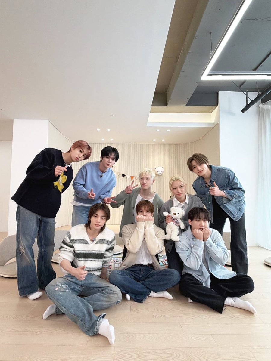 bermsanta1's tweet photo. @lady_cl4ws @jypnation @Stray_Kids JYPE LET STRAY KIDS REST
#Give_SKZ_A_Break
#스트레이키즈에게휴식을주세요
@jypnation @Stray_Kids https://t.co/BOpKDnsoNn