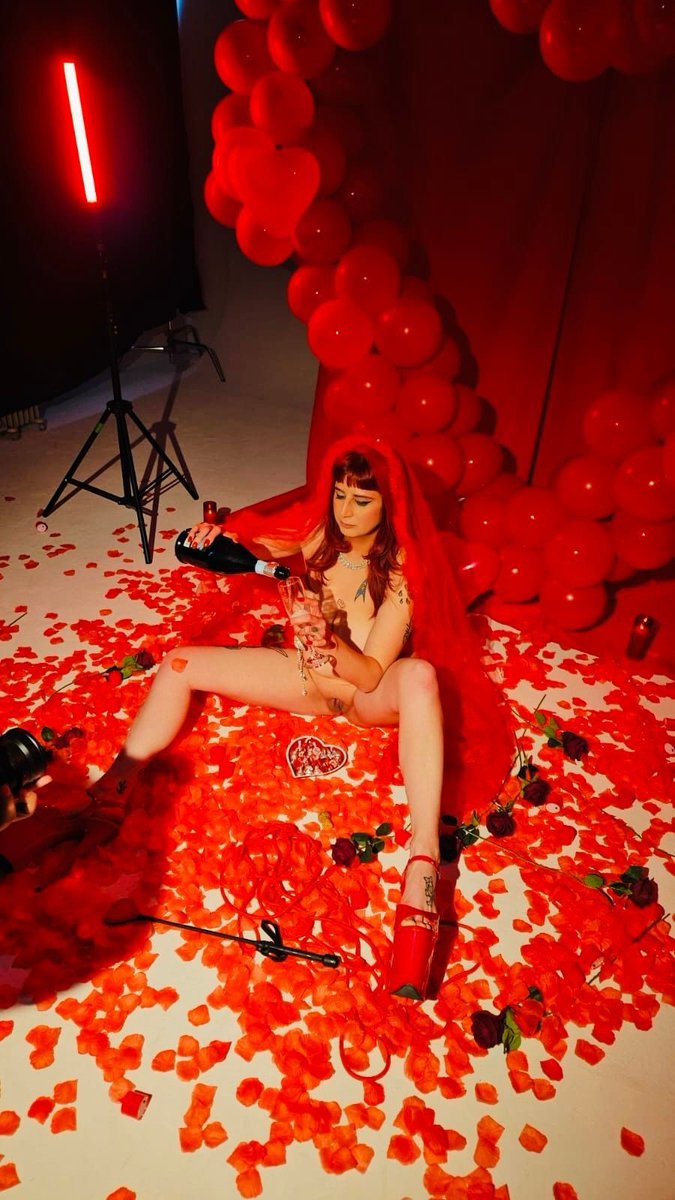 Mistress Medusa 🍸🕸️ tweet media