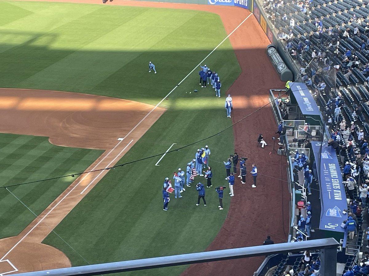 CrownTalk_KC's tweet image. Pregame #WorldBaseballClassic recognition for #Royals