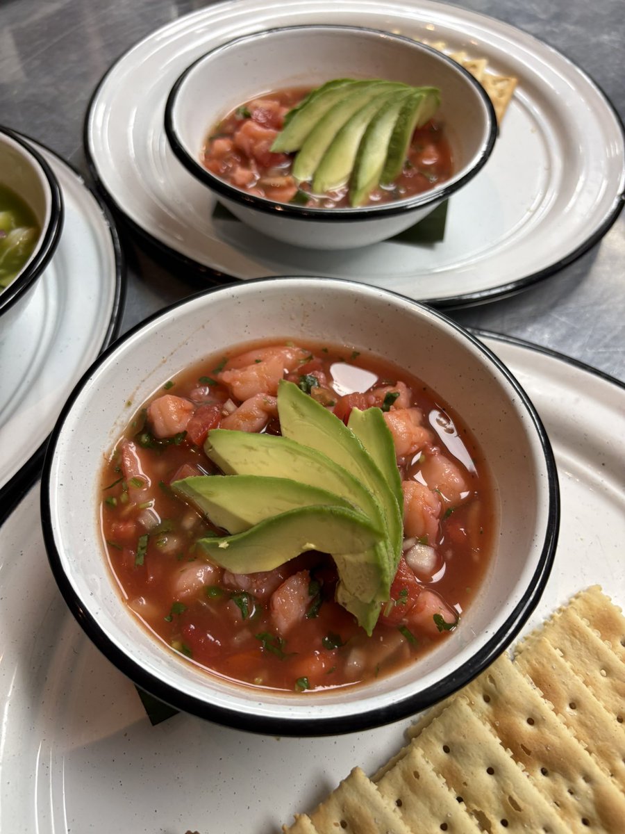 Cucharahouston's tweet photo. Agua chile or coctel de camarón!?😏
Which one is your favorite?
#DelOtroLado
#MomsCookBest
#MexicoCityInHouston https://t.co/gZeTXOXJXI