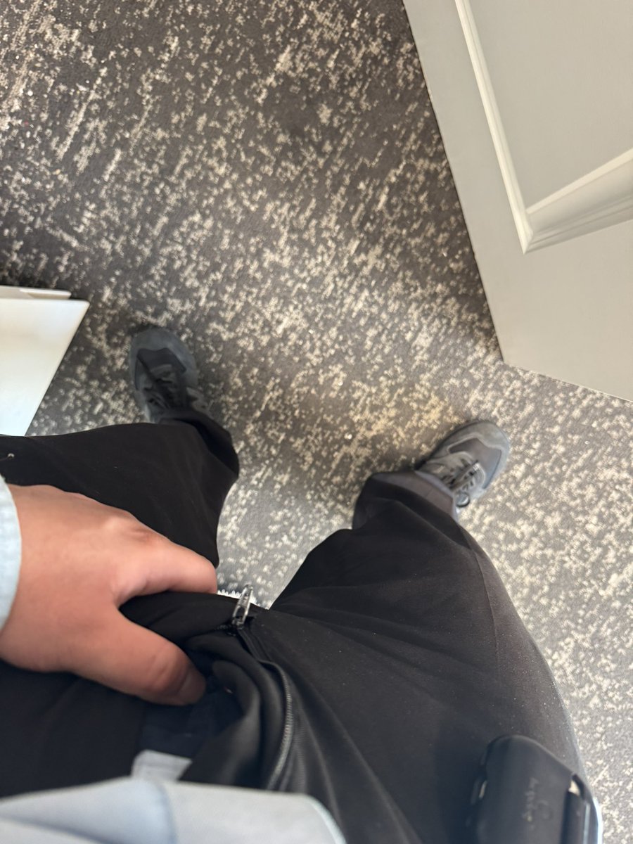 aljopaex's tweet photo. I be bored af at work sometimes 😭 might just rub one out😅😉 https://t.co/SxFKkF5gox