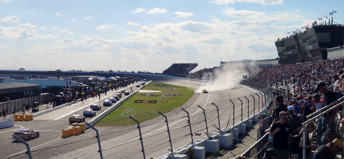 r/NASCAR on Reddit tweet media