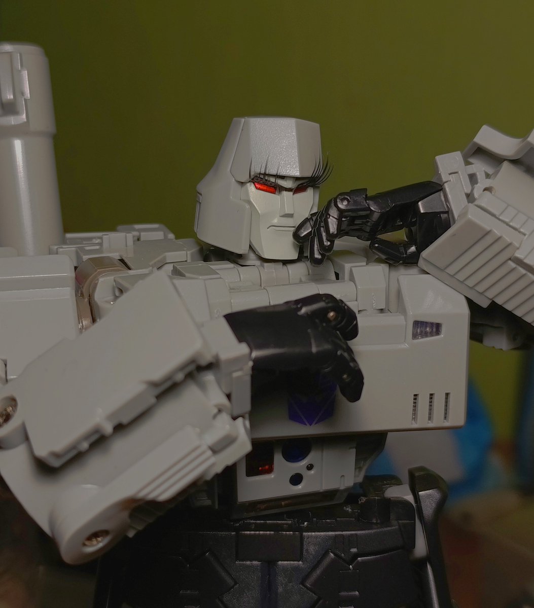 megatron's titty sucker tweet media